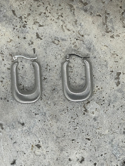 Ribbed Rectangle Hoops